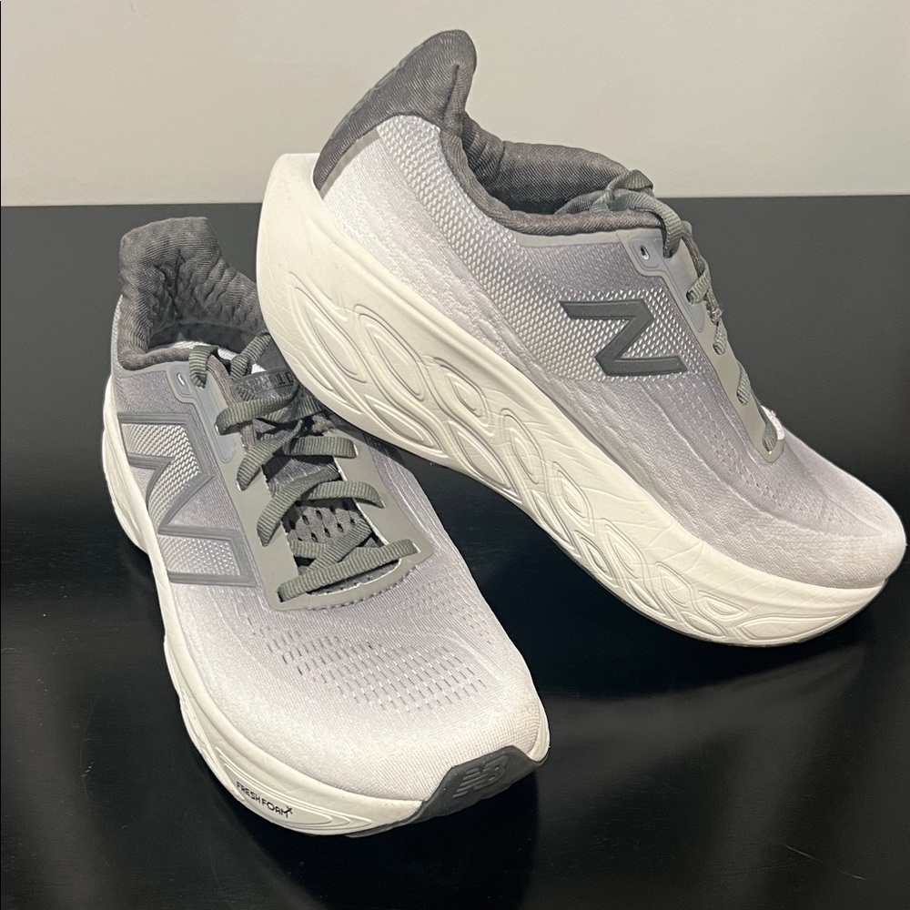 New Balance Gray and White Athletic Sneakers BRAND NEW NEVER WORN
